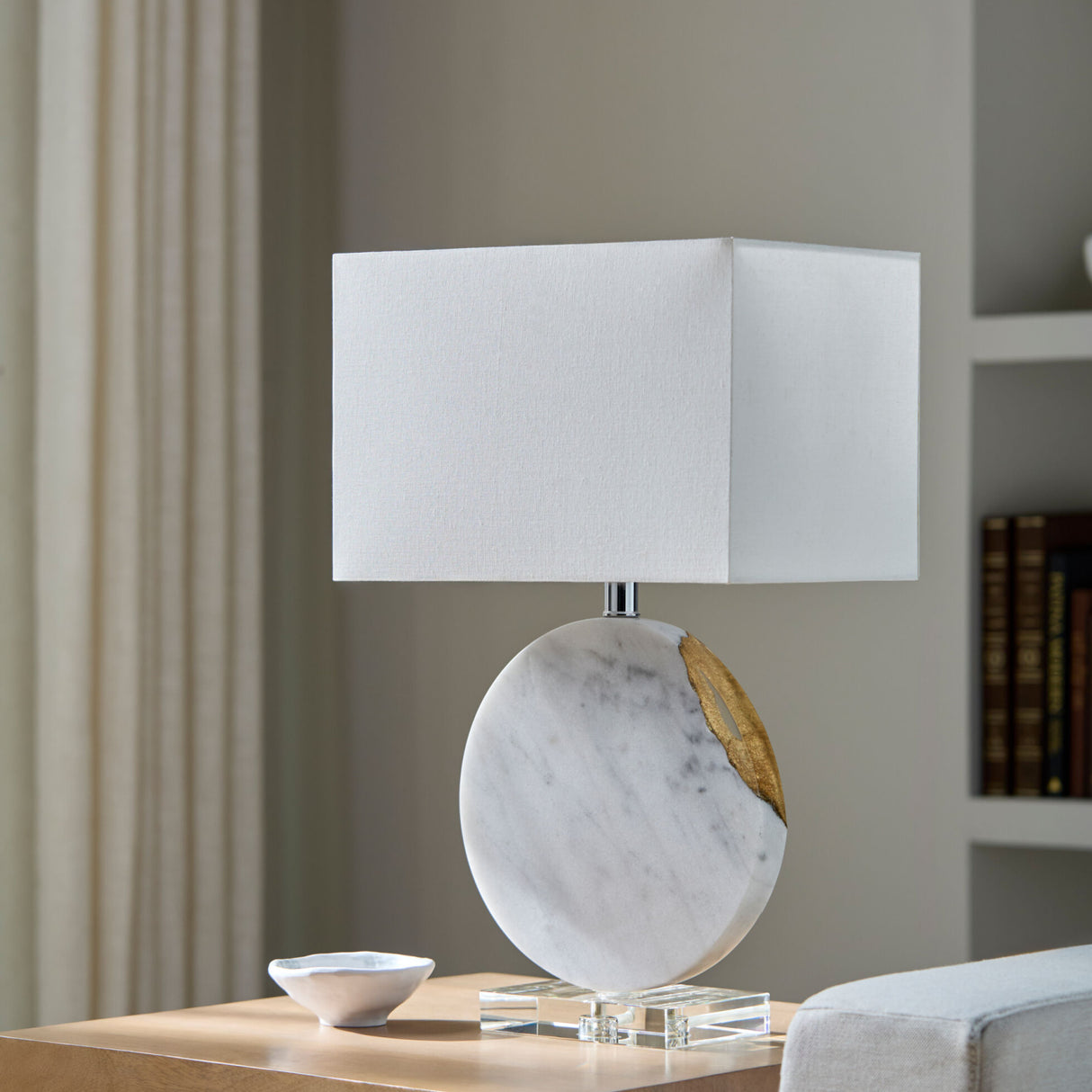   Round White Marble Table Lamp | Oroa.com