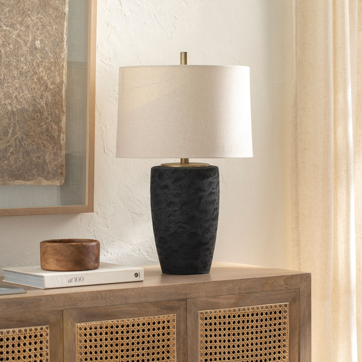   Black Textured Base Table Lamp | Oroa.com