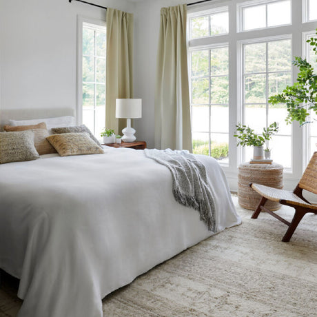   White Ceramic Table Lamp | Oroa.com