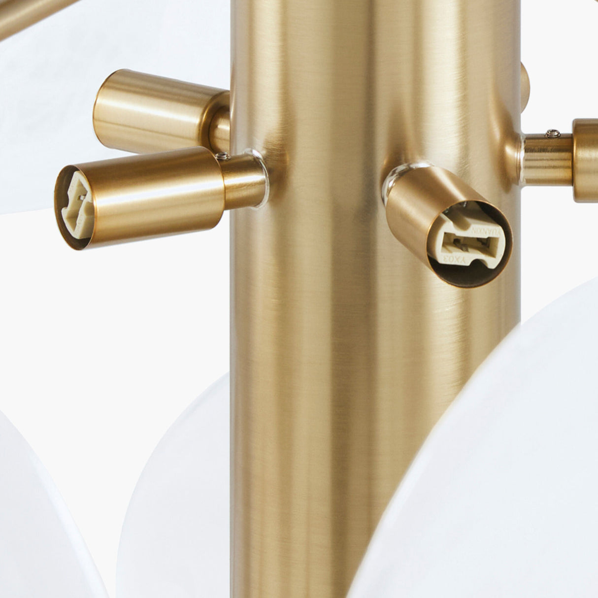   White Glass Plates Chandelier | Oroa.com