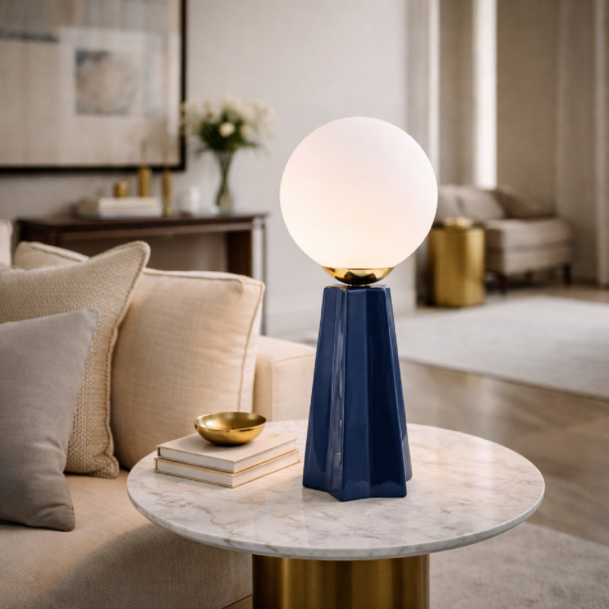   White Glass Globe Table Lamp | Oroa.com