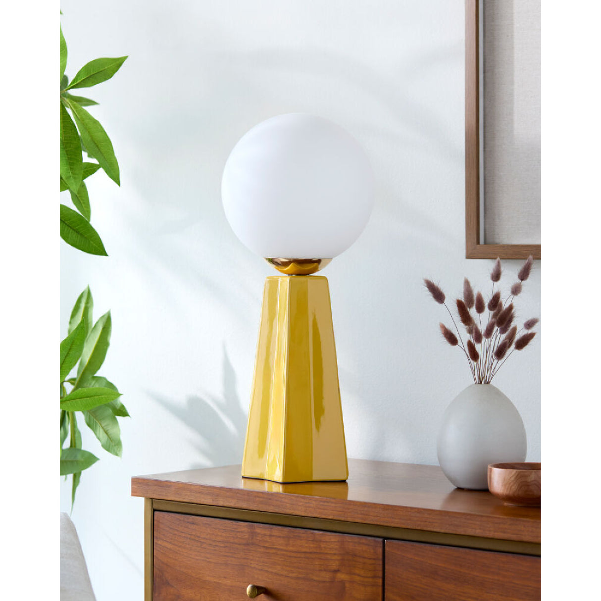   White Glass Globe Table Lamp | Oroa.com