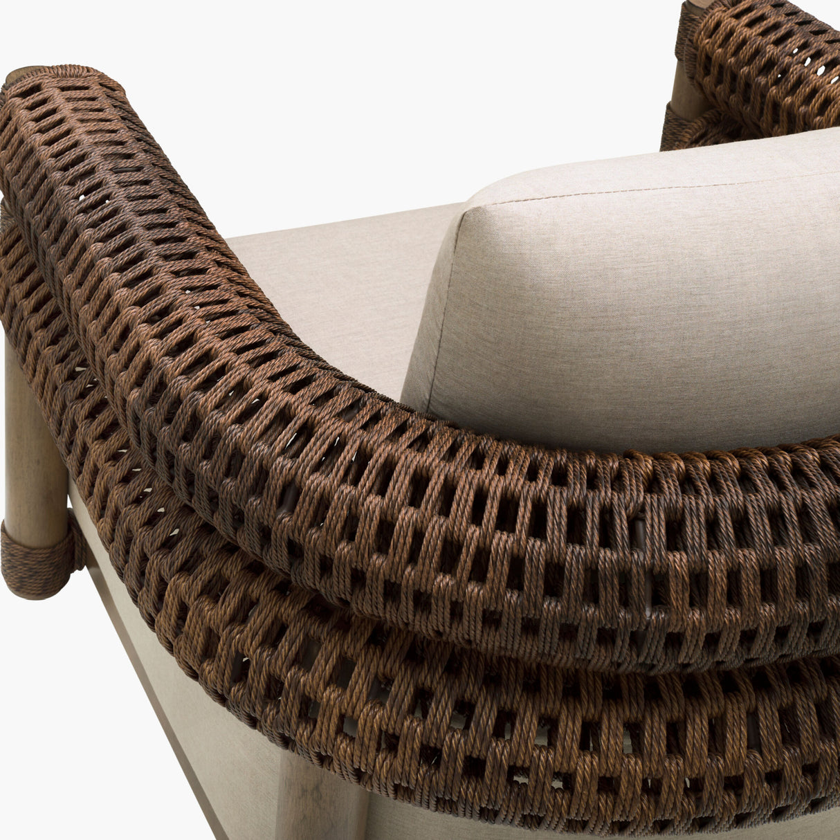   Cushioned Wicker Outdoor Swivel Chair | Oroa.com