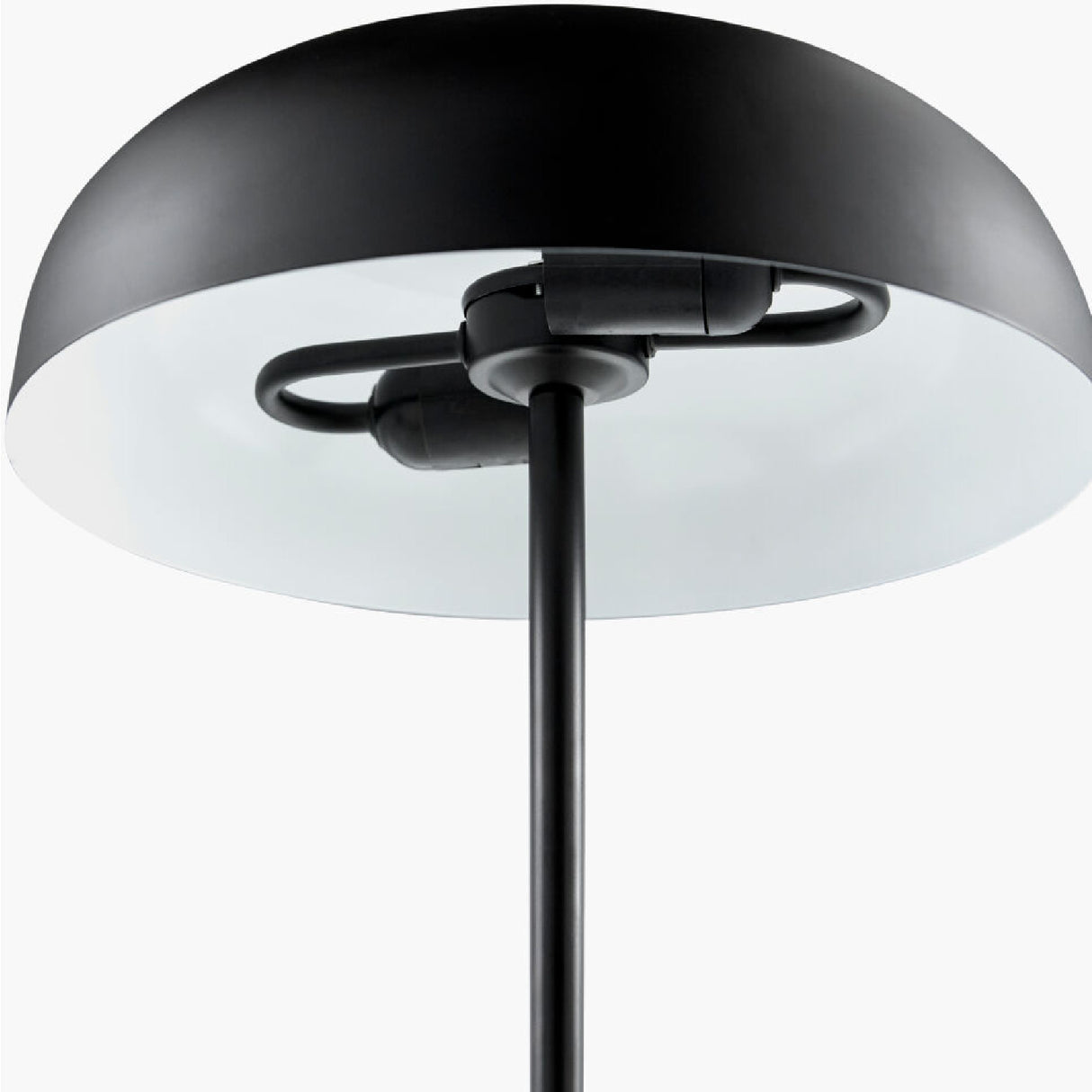   Painted Metal Accent Table Lamp | Oroa.com