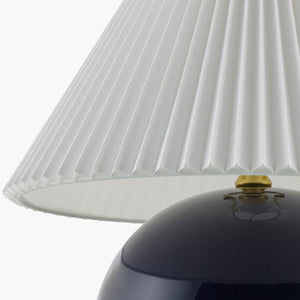   Pleated White Fabric Table Lamp | Oroa.com