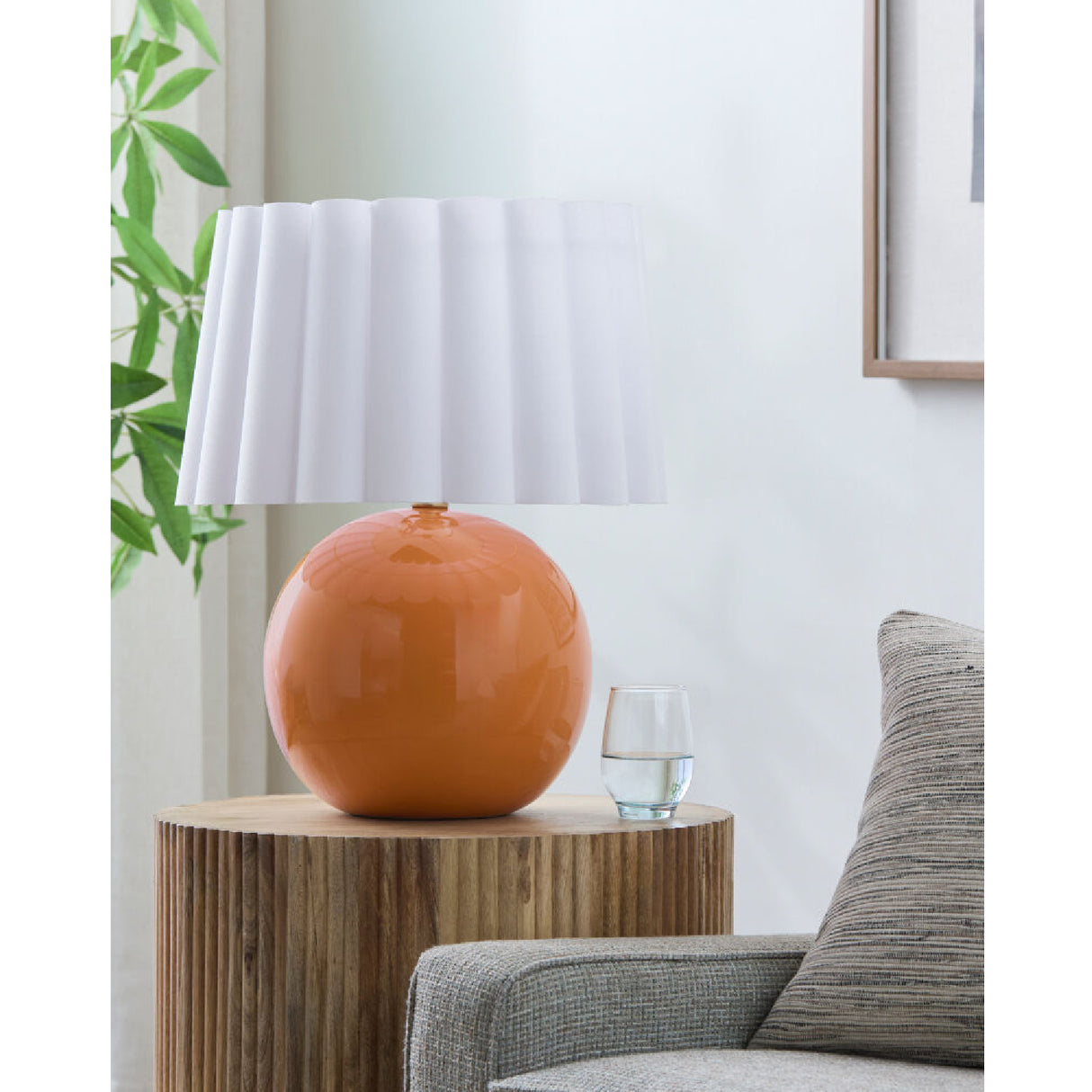   Scalloped White Fabric Table Lamp | Oroa.com