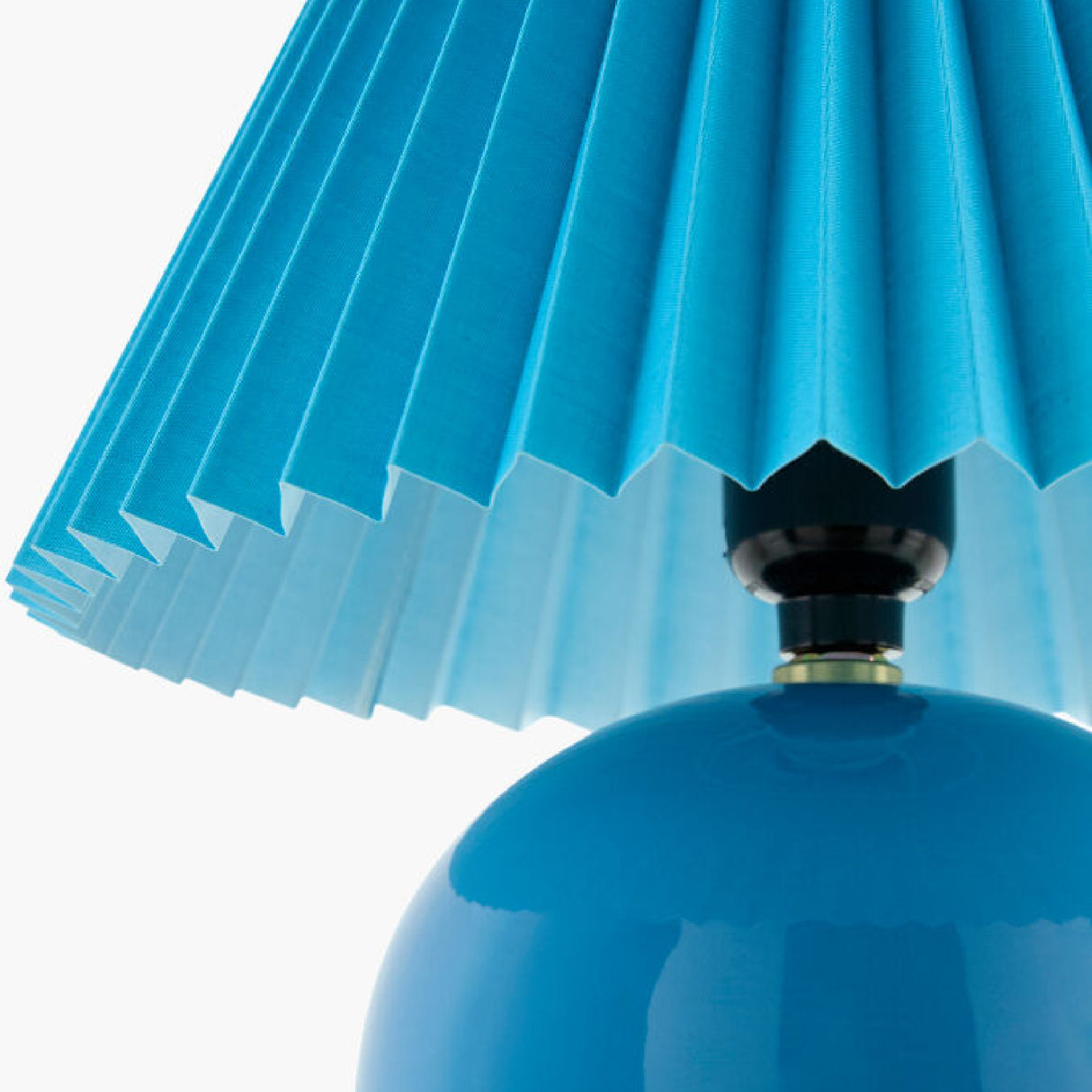  Pleated Fabric Shade Table Lamp | Oroa.com