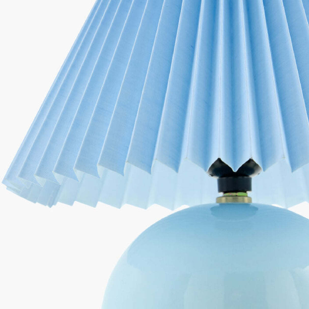   Pleated Fabric Shade Table Lamp | Oroa.com
