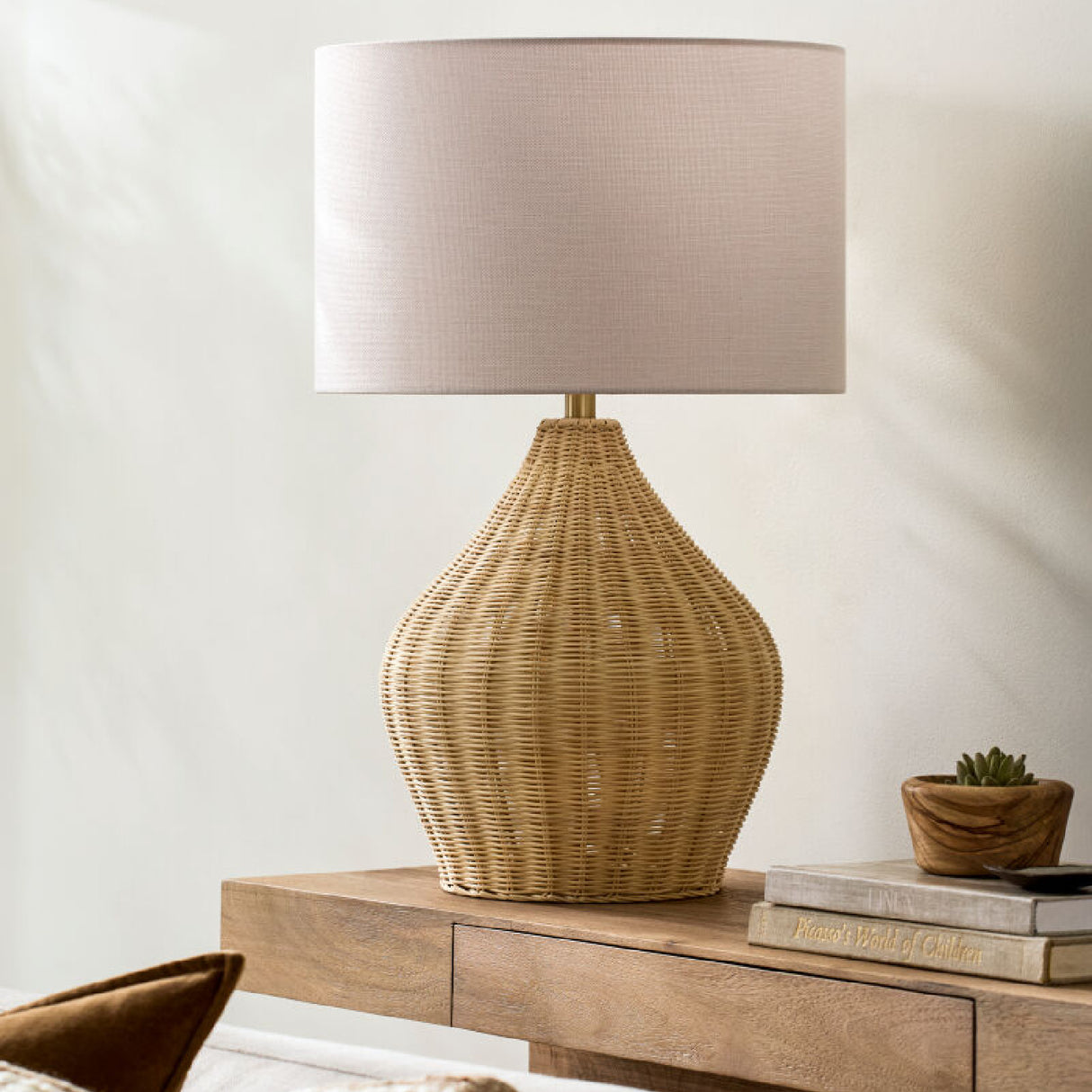   Woven Rattan Table Lamp | Oroa.com