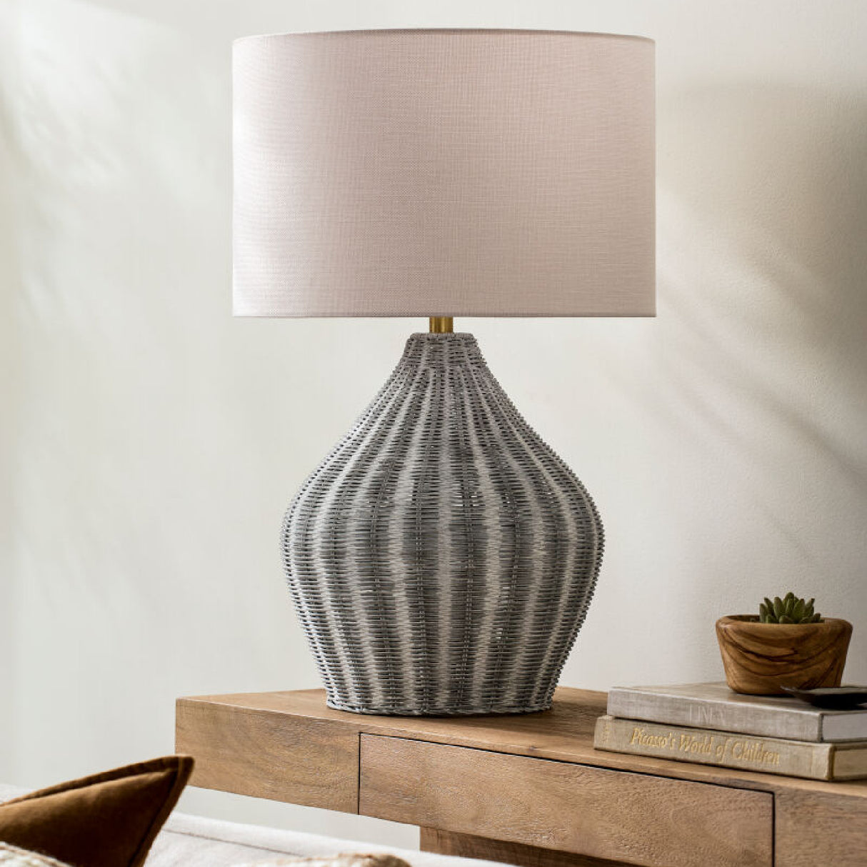   Woven Rattan Table Lamp | Oroa.com