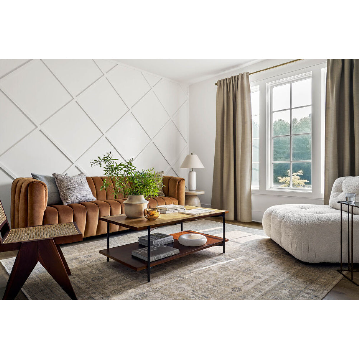   White Ceramic Accent Table Lamp | Oroa.com