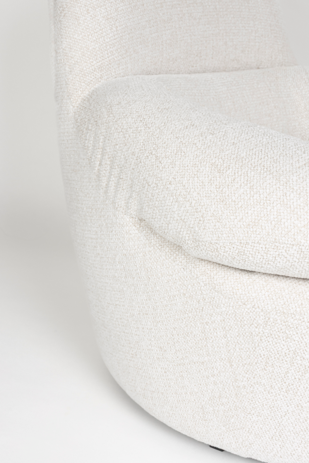 White Upholstered Lounge Chair | DF Velvoro | Oroa.com
