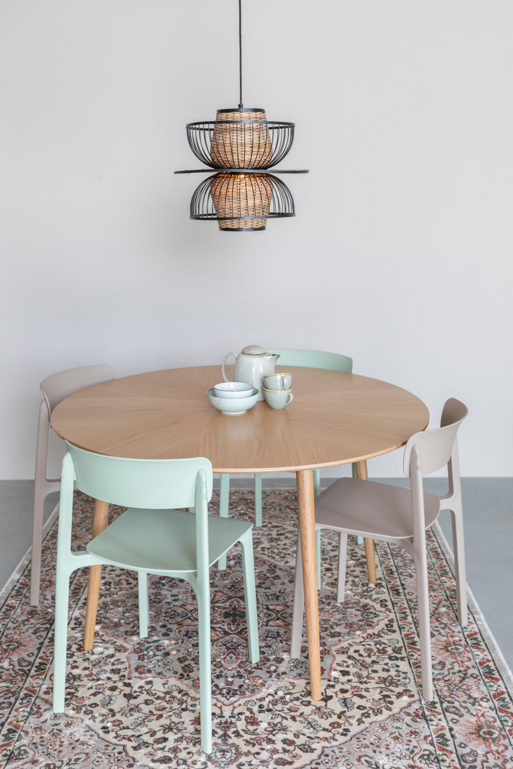 Fiberglass Modern Dining Chairs (4) | DF Clive | Oroa.com