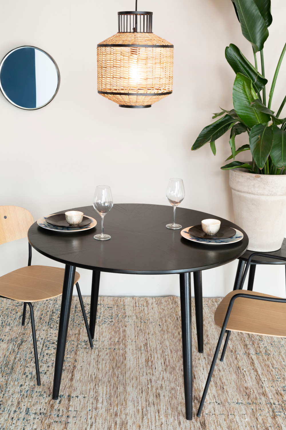 Round Black Wood Dining Table | DF Fabio | Oroatrade.com