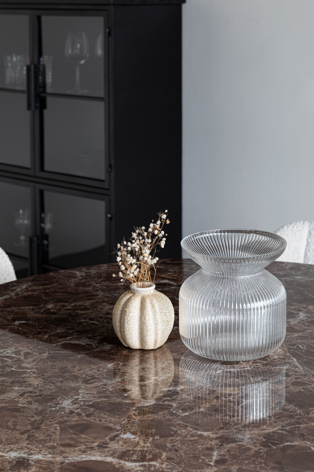 Marble Finish Pedestal Dining Table | DF Maru | Oroa.com