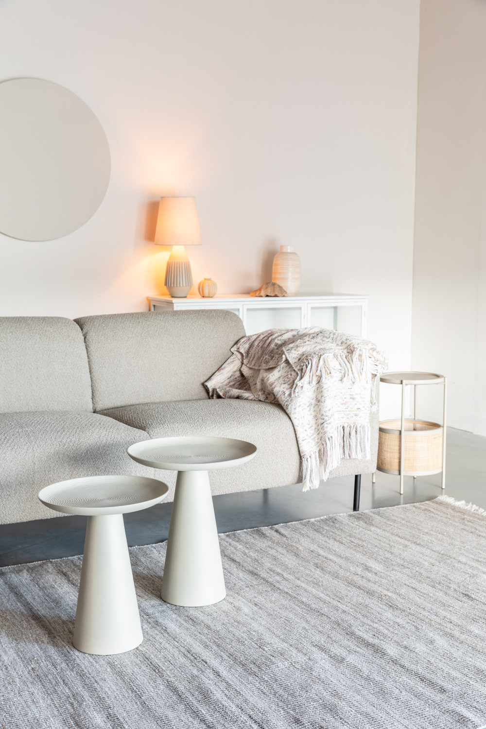 Minimalist Pedestal Side Table L | DF Ringar | OROA.com