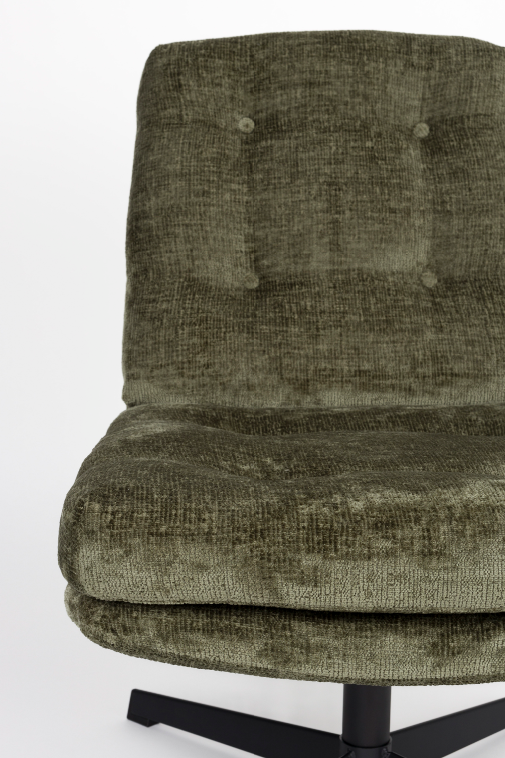 Grid-Tufted Swivel Lounge Chair | DF Kai | OROA.com