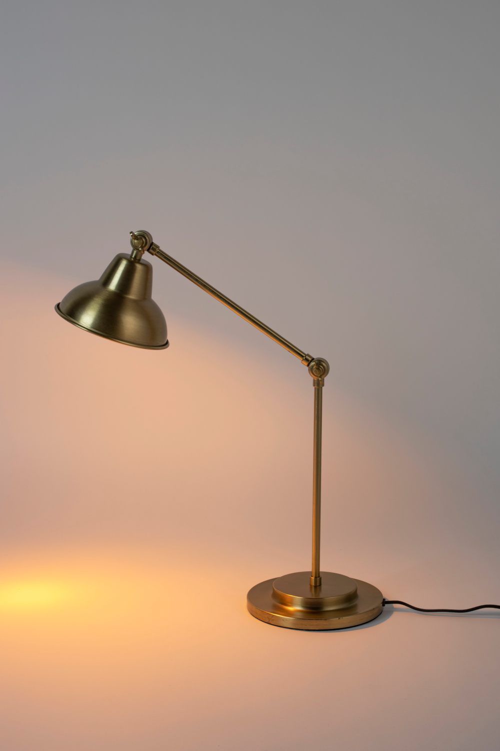 Classic Spot Table Lamp | DF Xavi | OROA.com