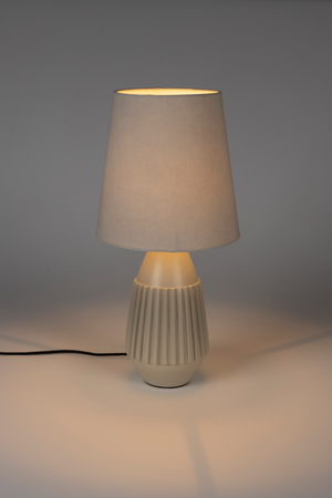 Classic Minimalist Table Lamp | DF Aysa | OROA.com
