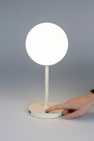 Minimalist Orb Table Lamp | DF Hub | OROA.com