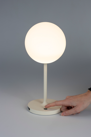 Minimalist Orb Table Lamp | DF Hub | OROA.com