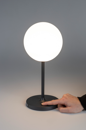 Minimalist Orb Table Lamp | DF Hub | OROA.com