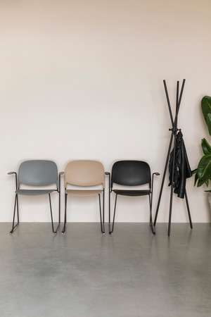 Tripod Metal Coat Rack | DF Darwin | Oroatrade.com