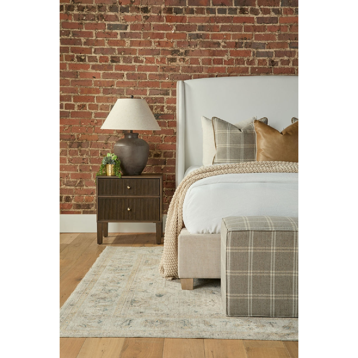   2-Drawer Oak Nightstand S | Oroa.com