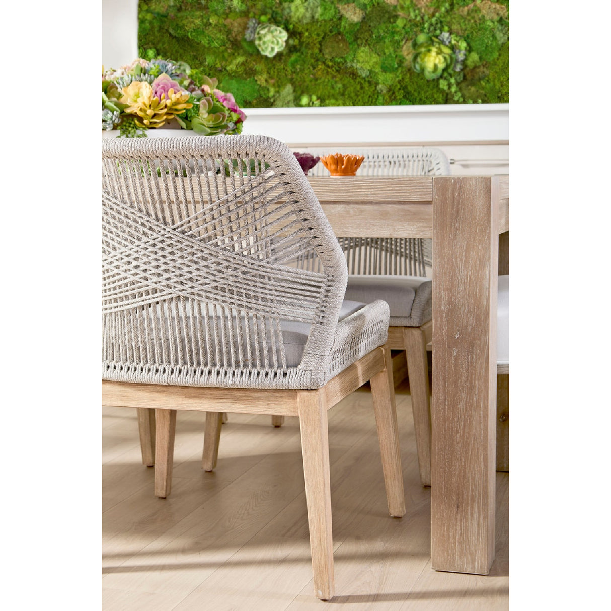  Extendable Oak Dining Table | Oroa.com