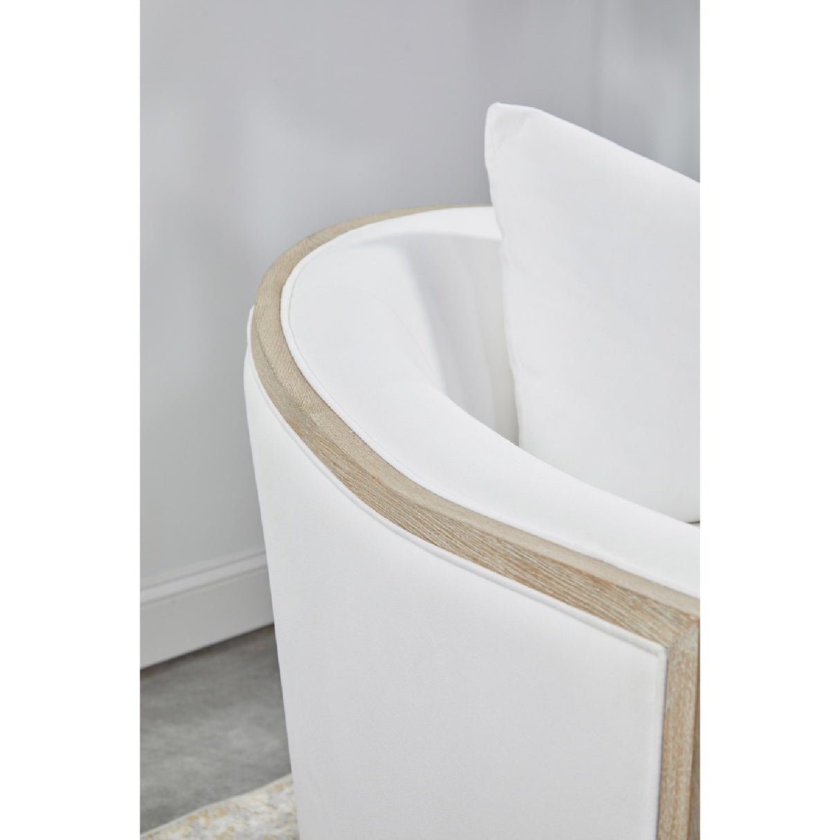   Cushioned Oak Swivel Club Chair | Oroa.com