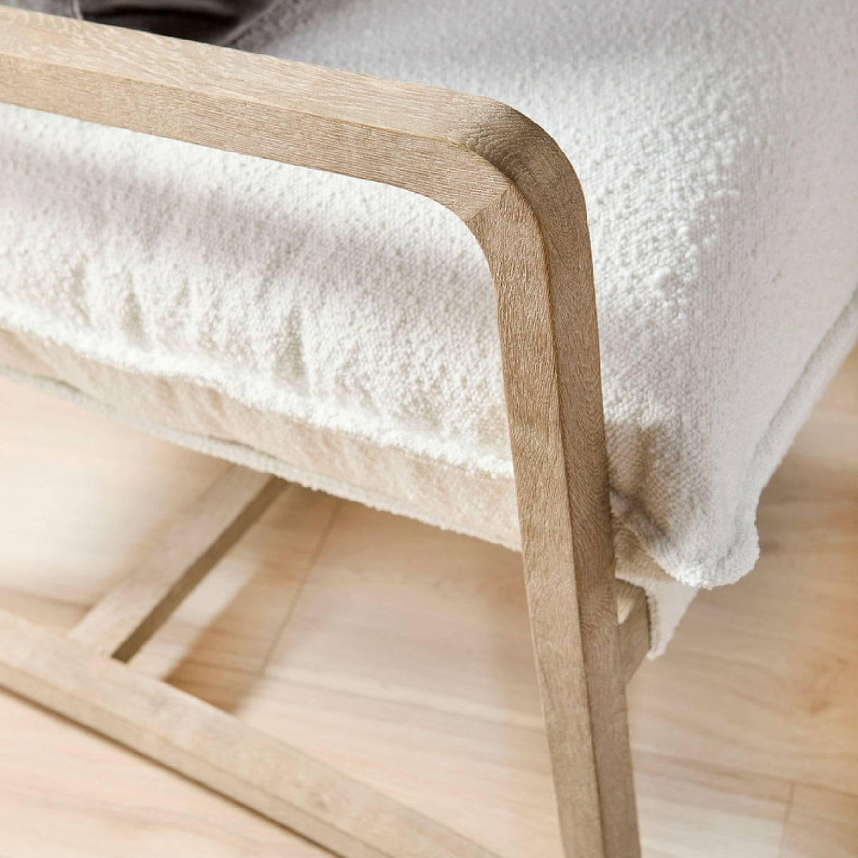   White Boucle Cushioned Club Chair | Oroa.com