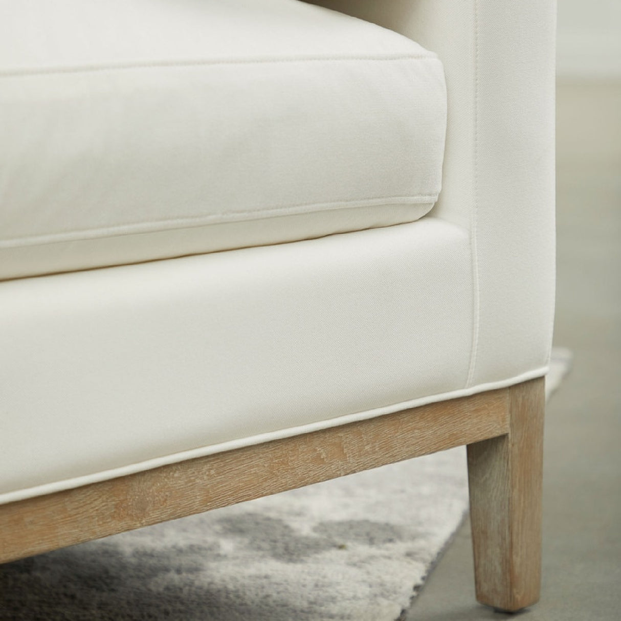   White Upholstered Bench | Oroa.com