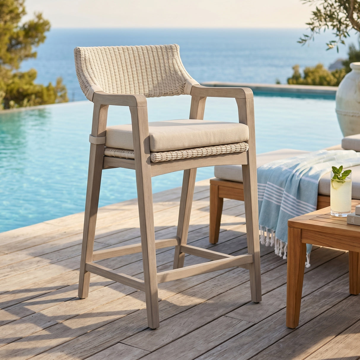   White Rattan Outdoor Counter Stool | Oroa.com