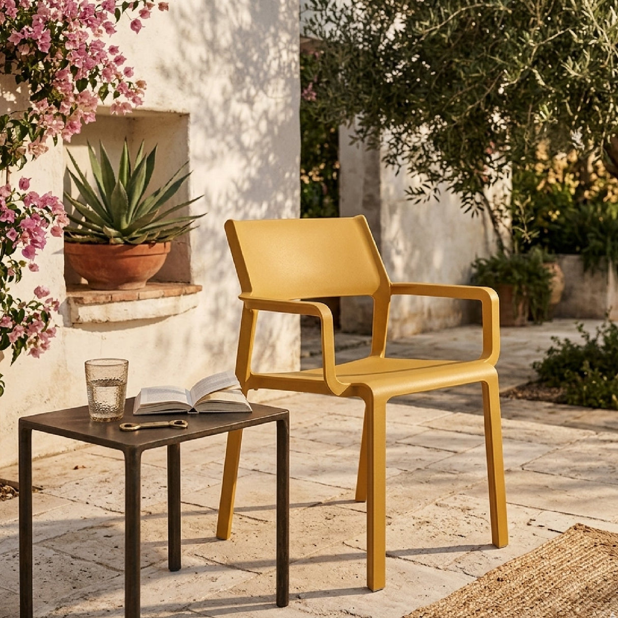   Open-back Outdoor Armchair | Oroa.com