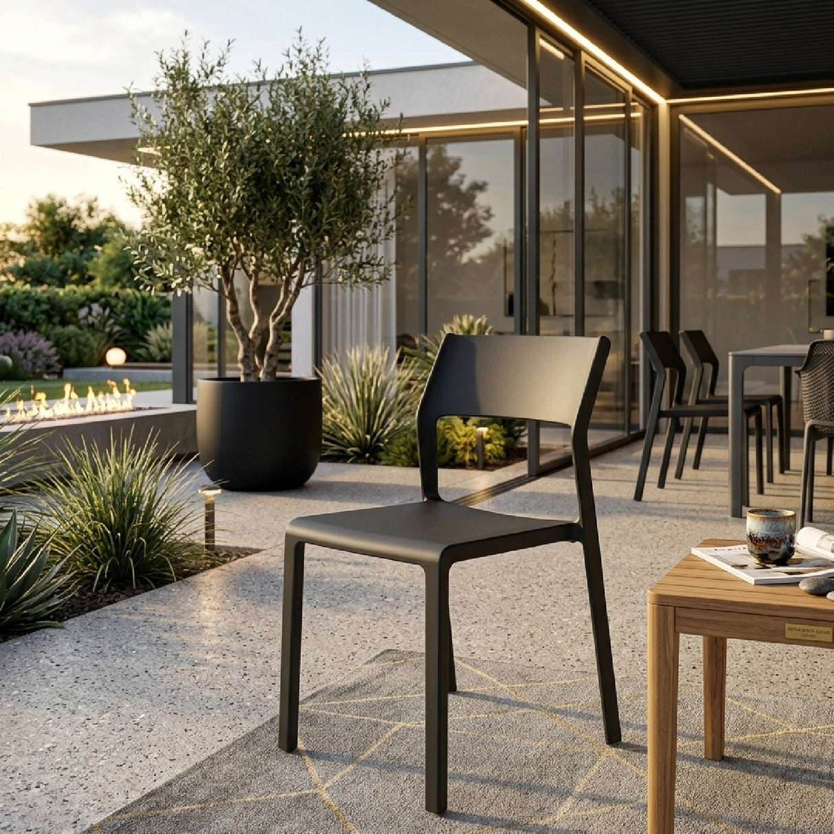   Open-back Outdoor Dining Chair | Oroa.com