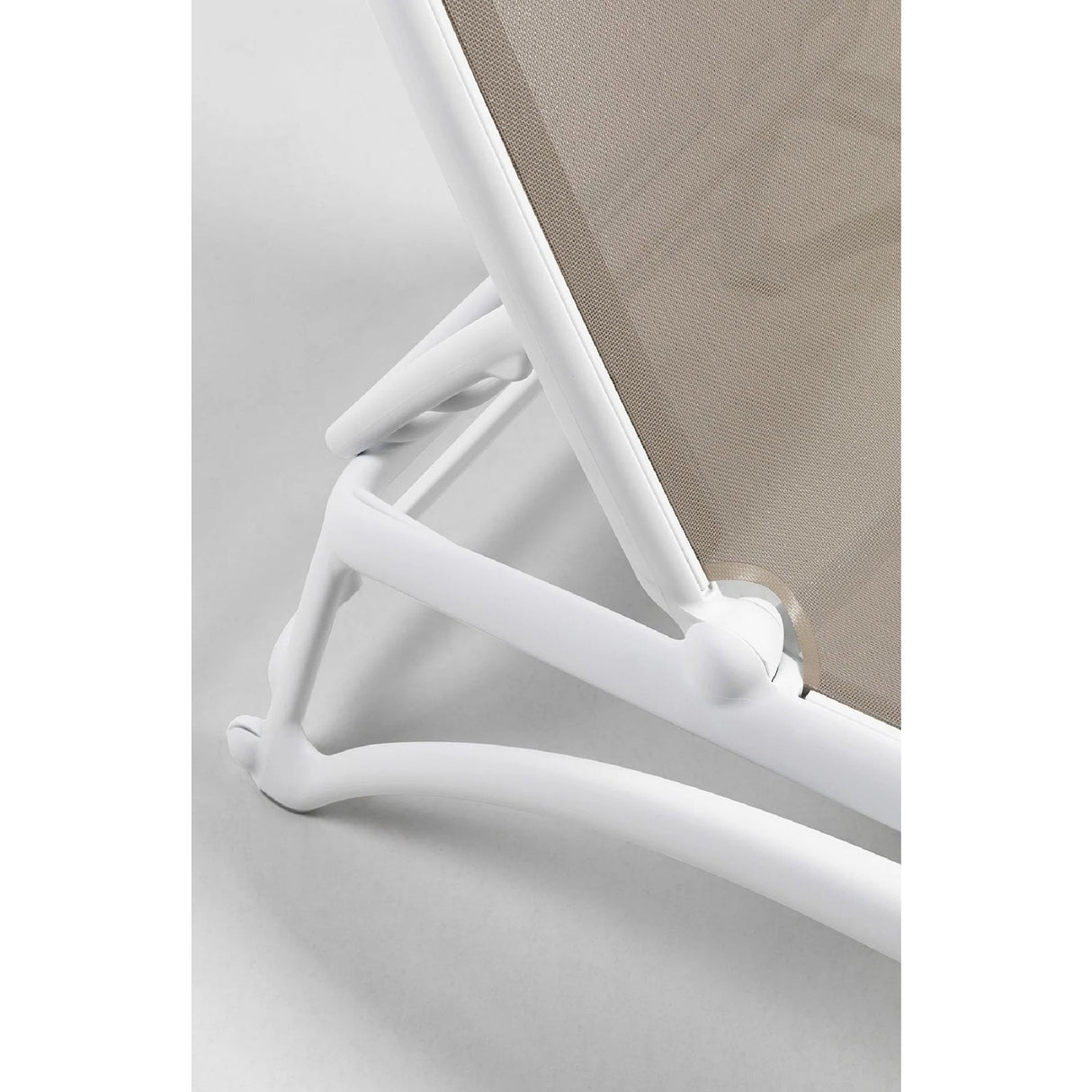   Fiberglass Frame Outdoor Chaise Lounge | Oroa.com
