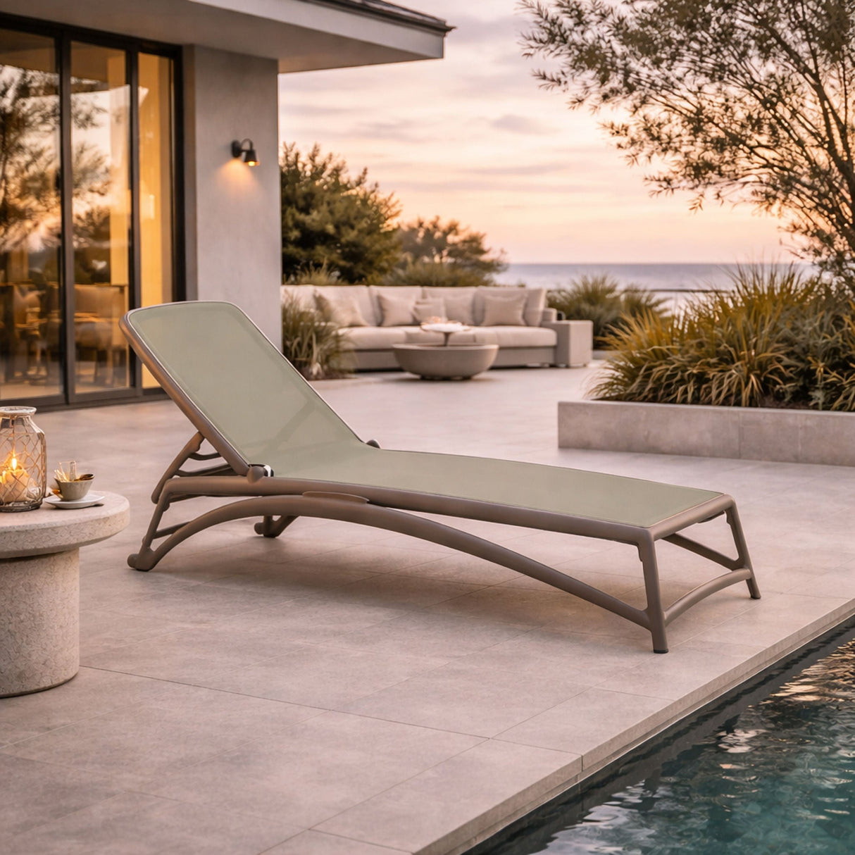   Fiberglass Frame Outdoor Chaise Lounge | Oroa.com