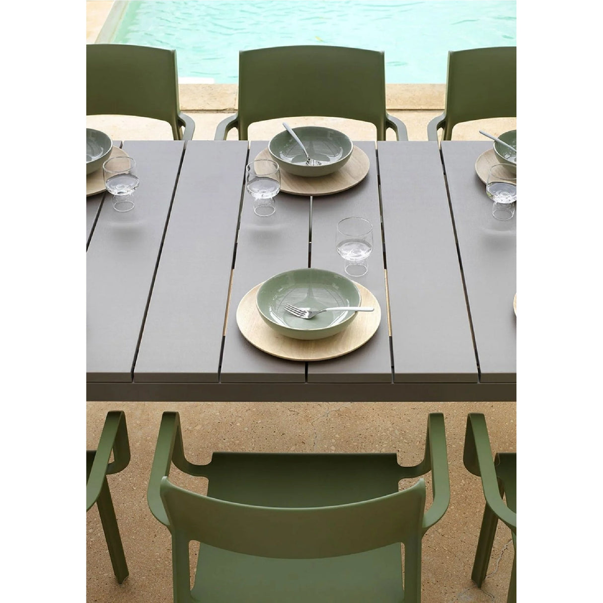   Aluminum Framed Extendible Outdoor Dining Table | Oroa.com