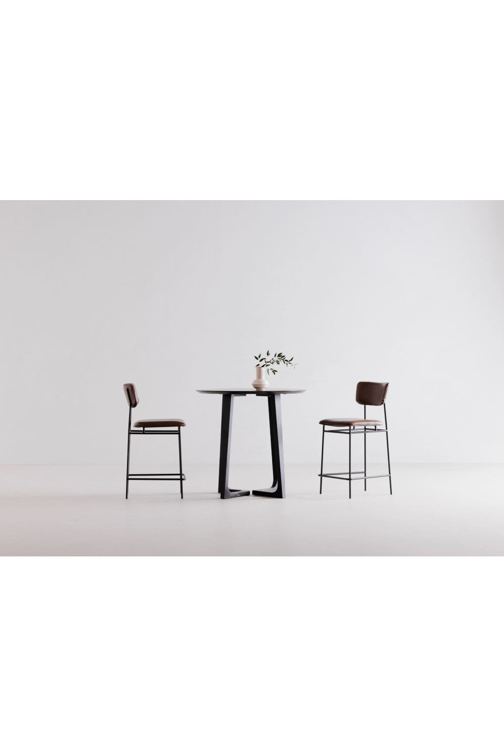 Black Solid Ash Counter Table | Novi Living Godenza | Oroa.com