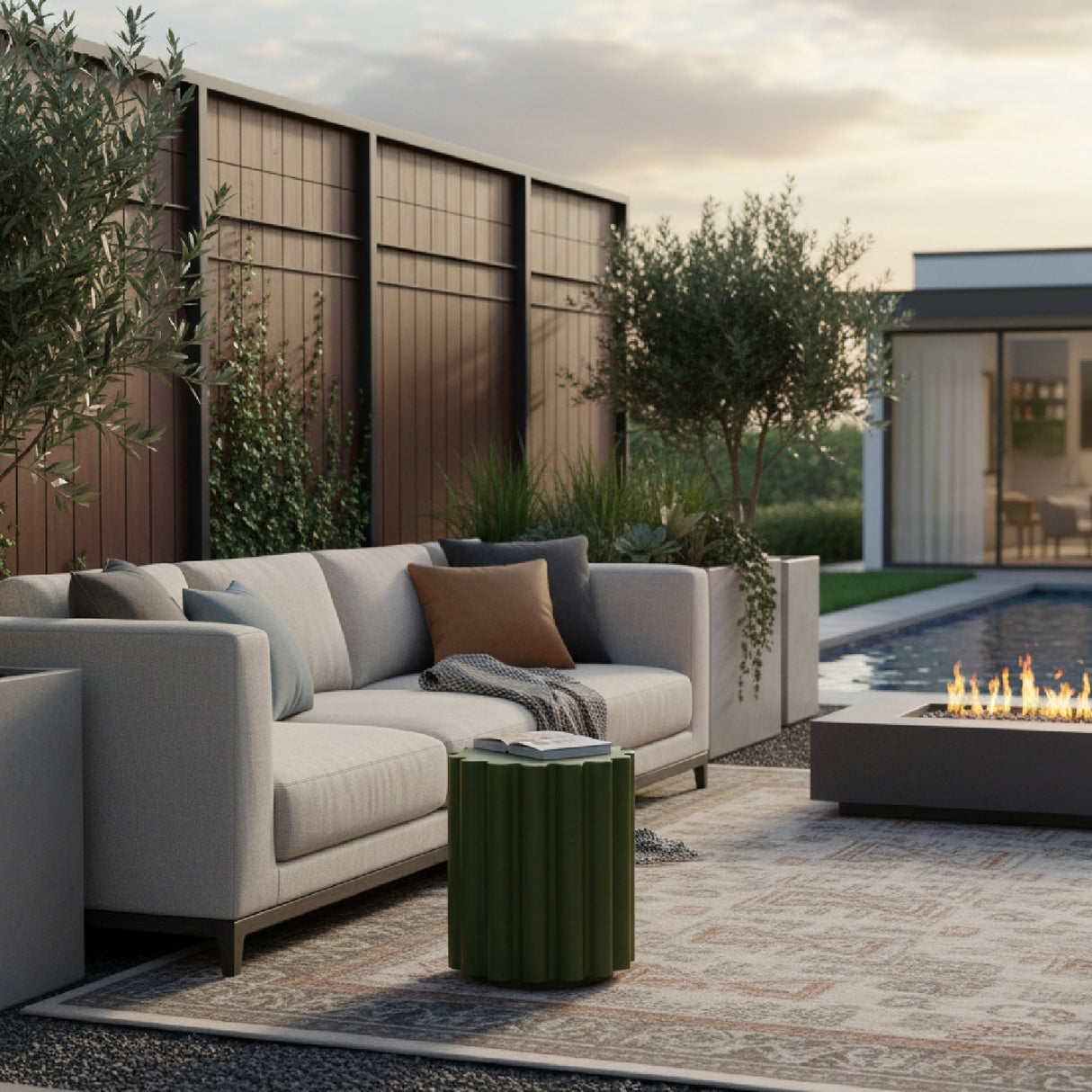 Scalloped Indoor/Outdoor Accent Table | Novi Living Taffy | Oroa.com