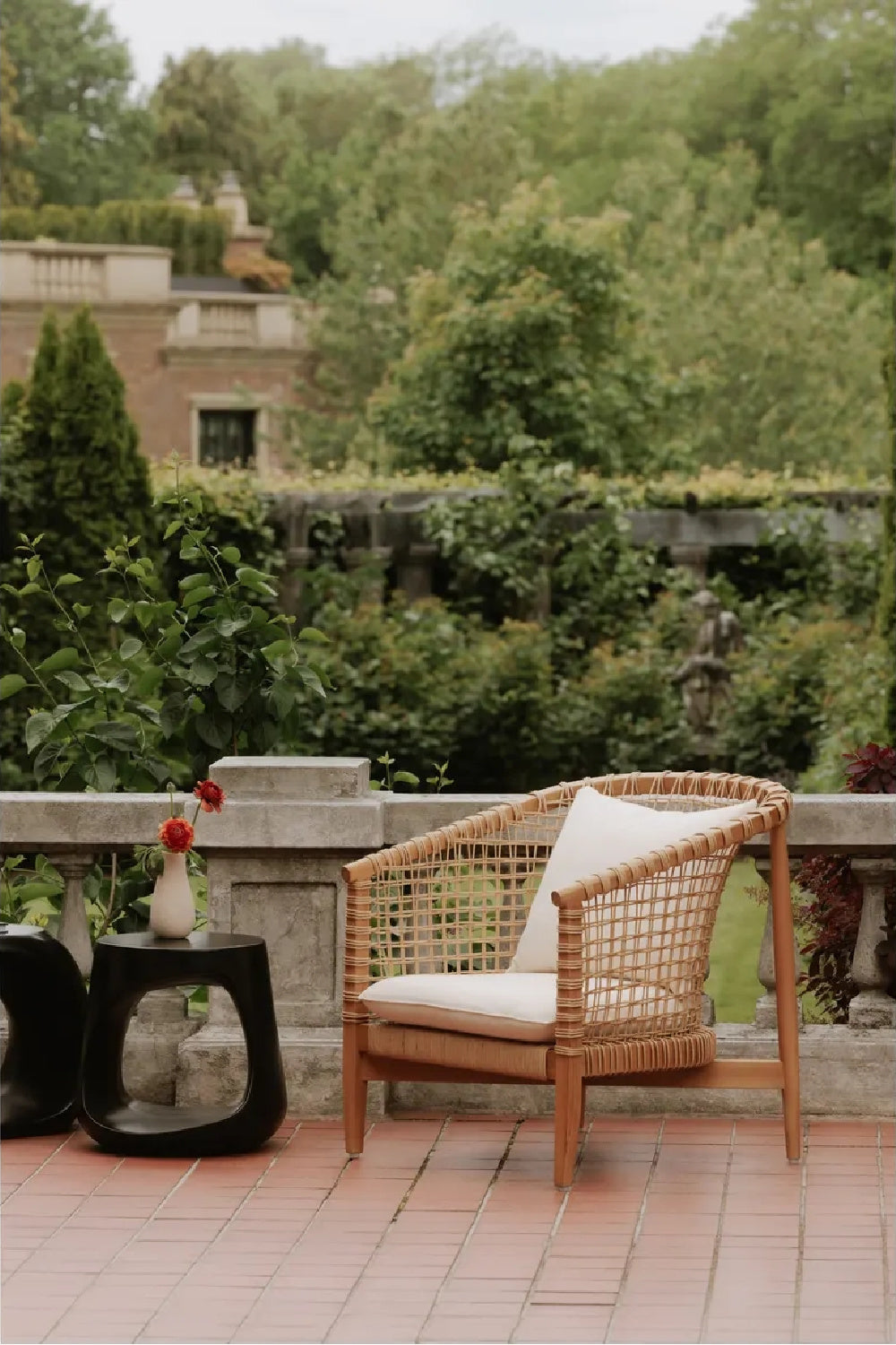   Modern European furniture - White Weave Outdoor Lounge Chair - www.oroa.com | Oroa.com