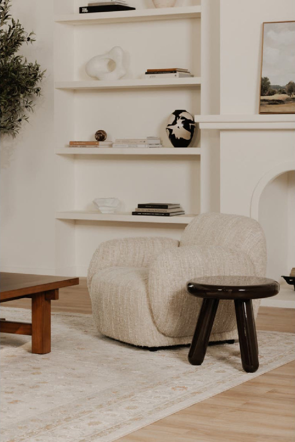 Lacquered Tripod Accent Table | Novi Living Joy | Oroa.com