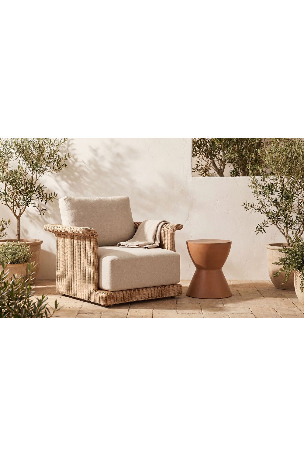   Modern European furniture - Curved Arm Wicker Outdoor Chair - www.oroa.com | Oroa.com