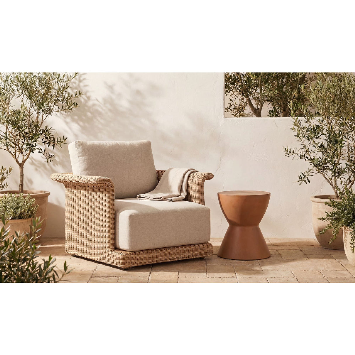   Modern European furniture - Curved Arm Wicker Outdoor Chair - www.oroa.com | Oroa.com
