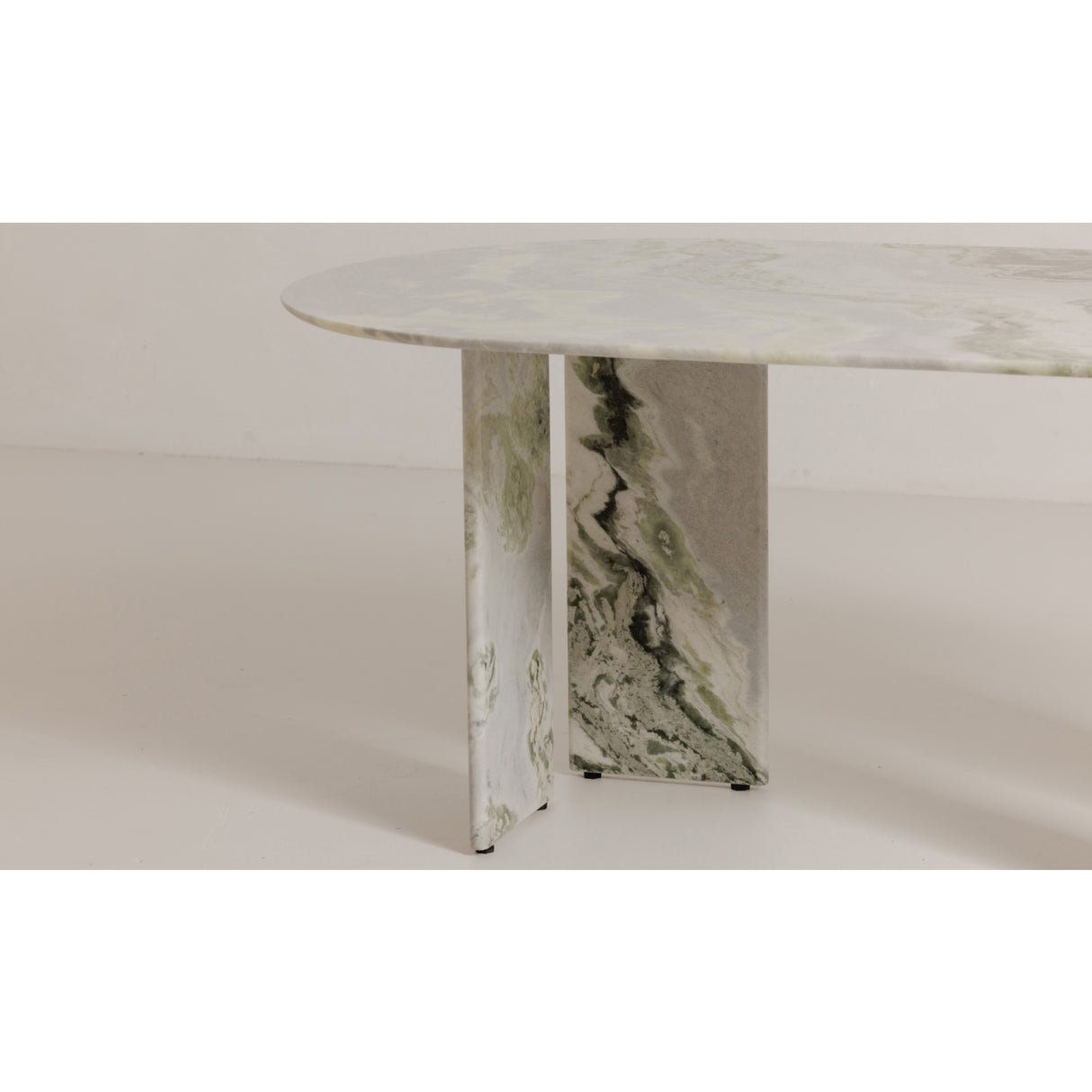 Green Onyx Marble Dining Table | Novi Living Celia | Oroa.com