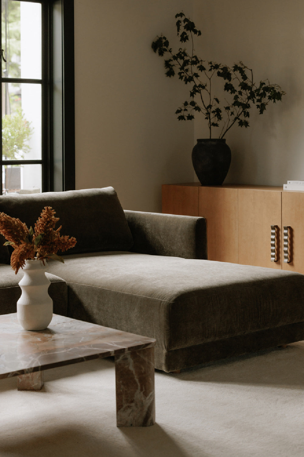 Modern European furniture - Modern Minimalist Sectional Sofa - www.oroa.com