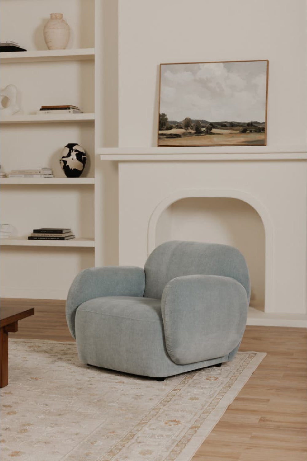 Modern Minimalist Lounge Chair | Novi Living Hazel | Oroa.com