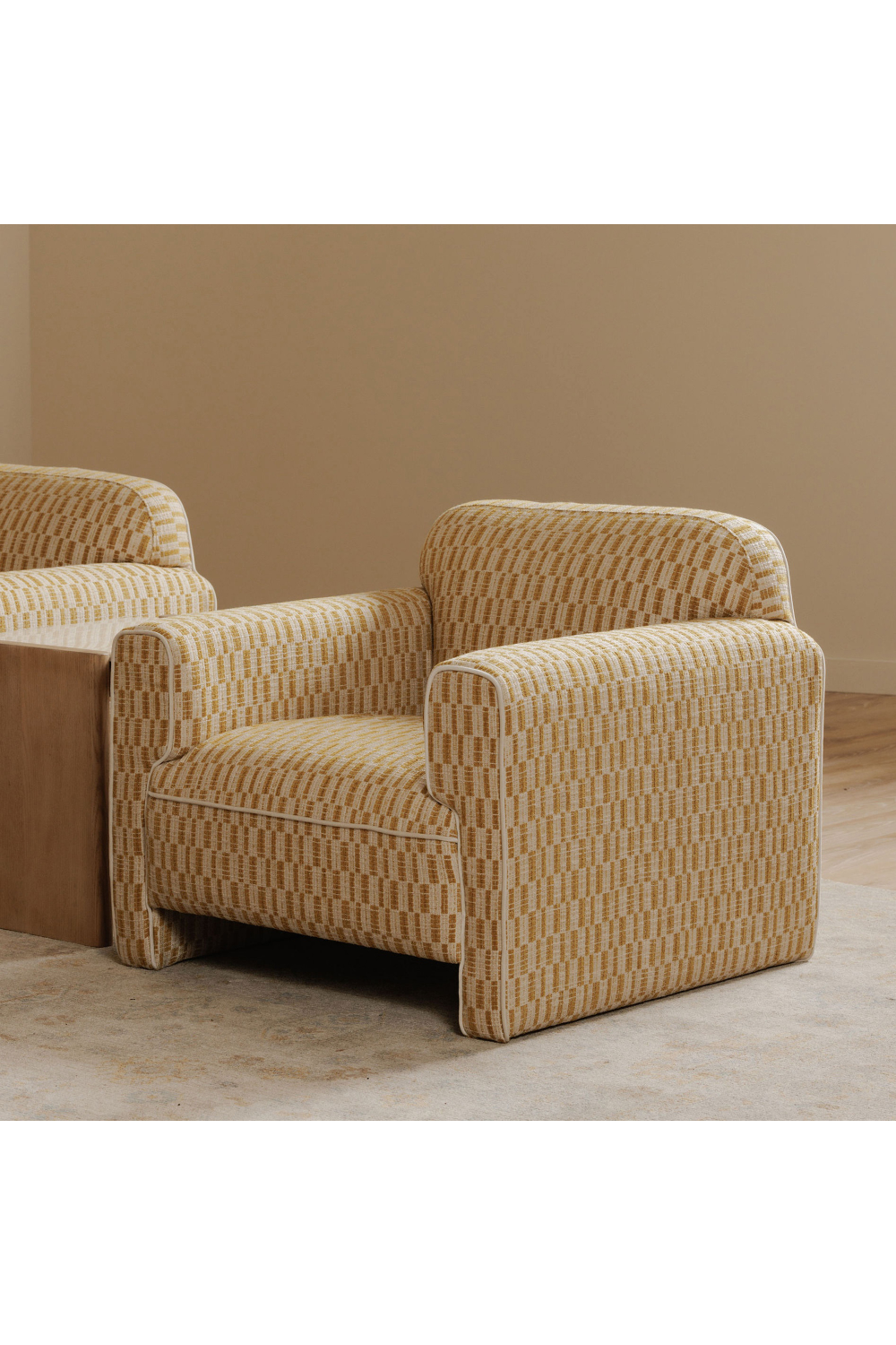 Rolled-Arm Accent Chair | Novi Living Leo | Oroa.com