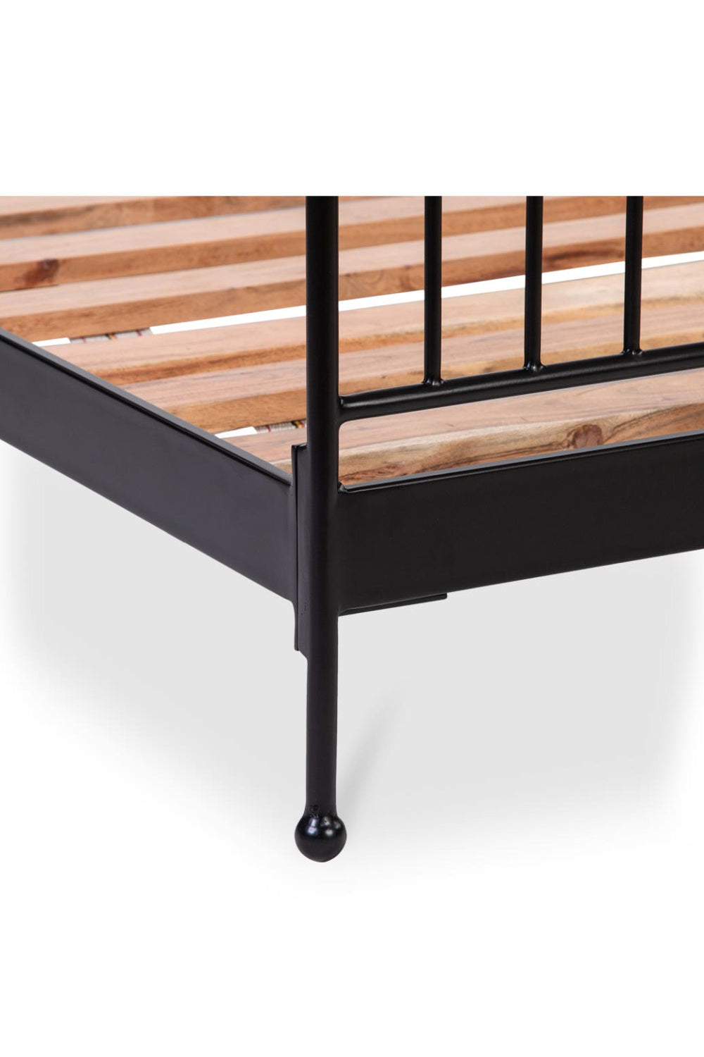 Black Iron Bed | Novi Living Monet | Oroa.com