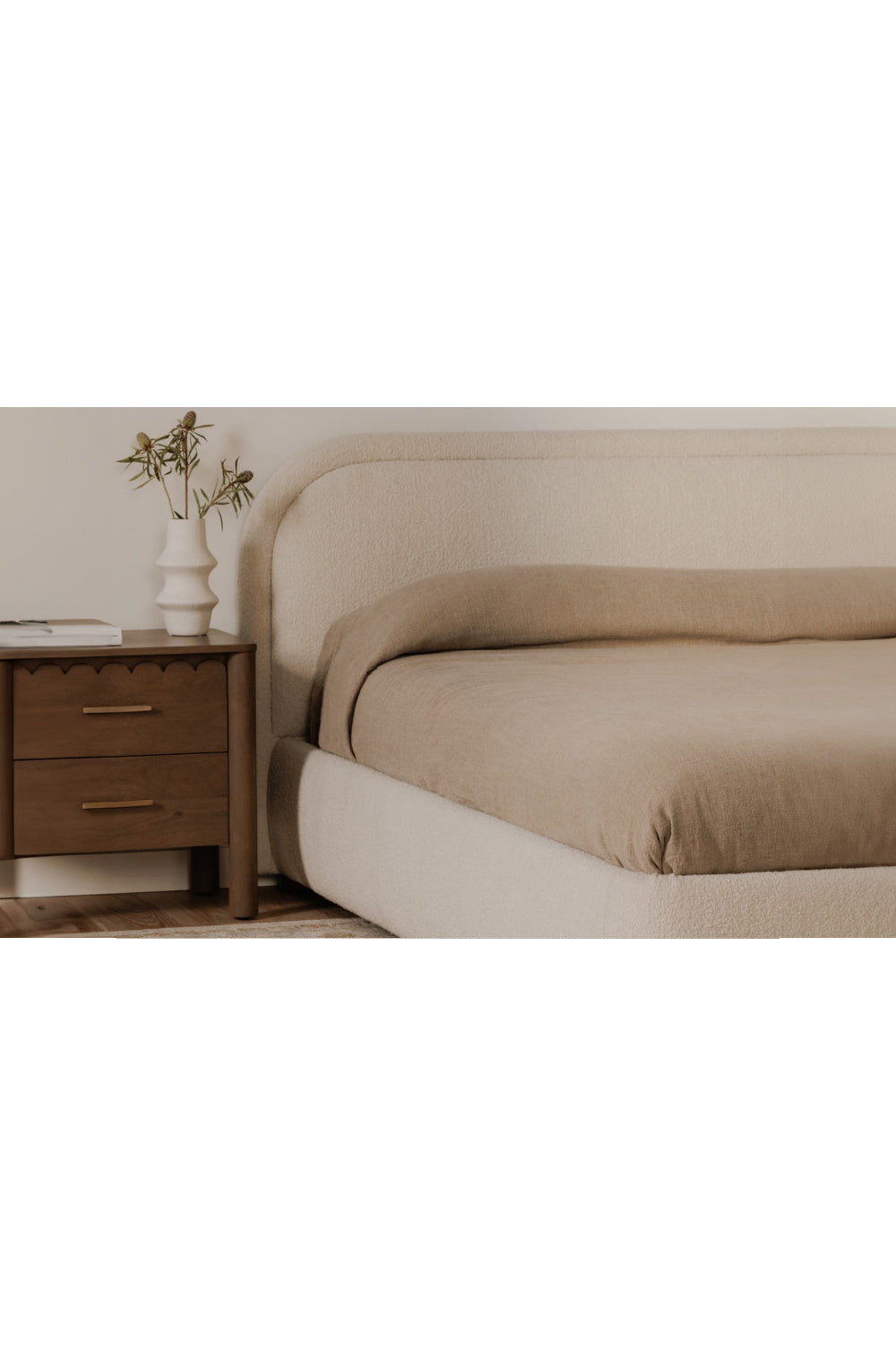   Modern European furniture - Beige Velvet Queen Bed - www.oroa.com | Oroa.com